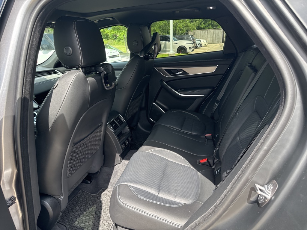 2025 Jaguar F-PACE P250 photo 6