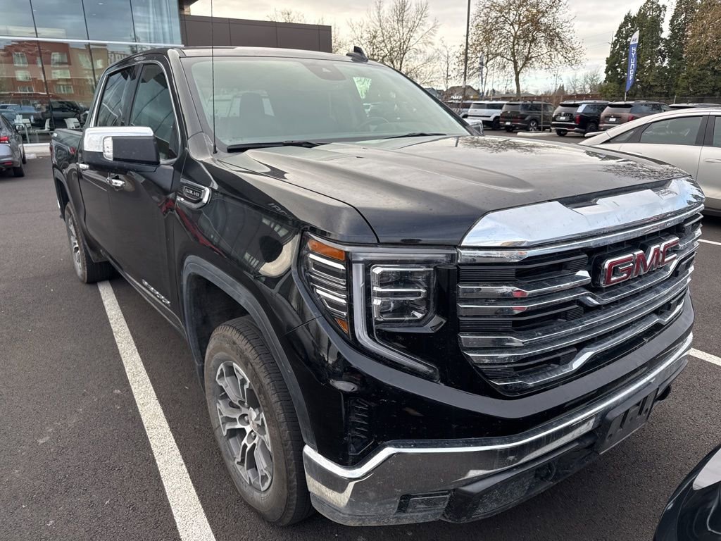 2025 GMC Sierra 1500 SLT's photo