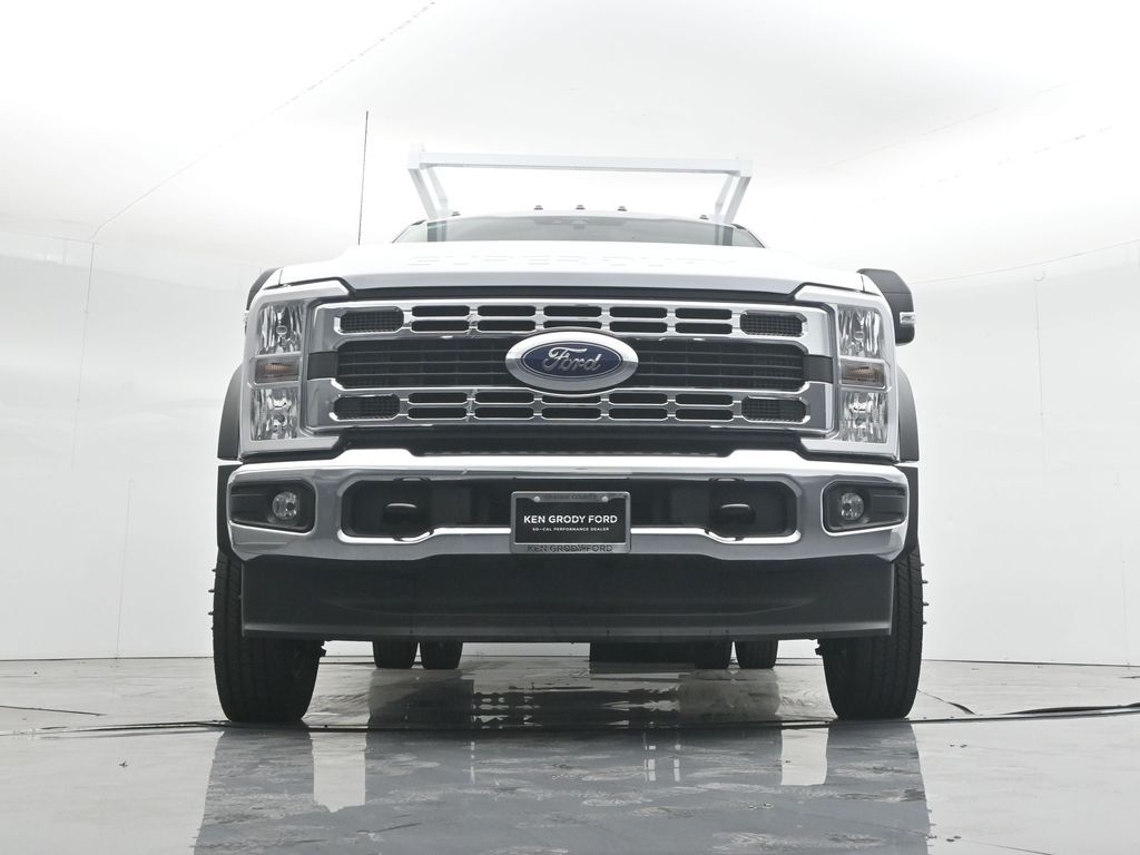 2025 Ford F-450 photo 45