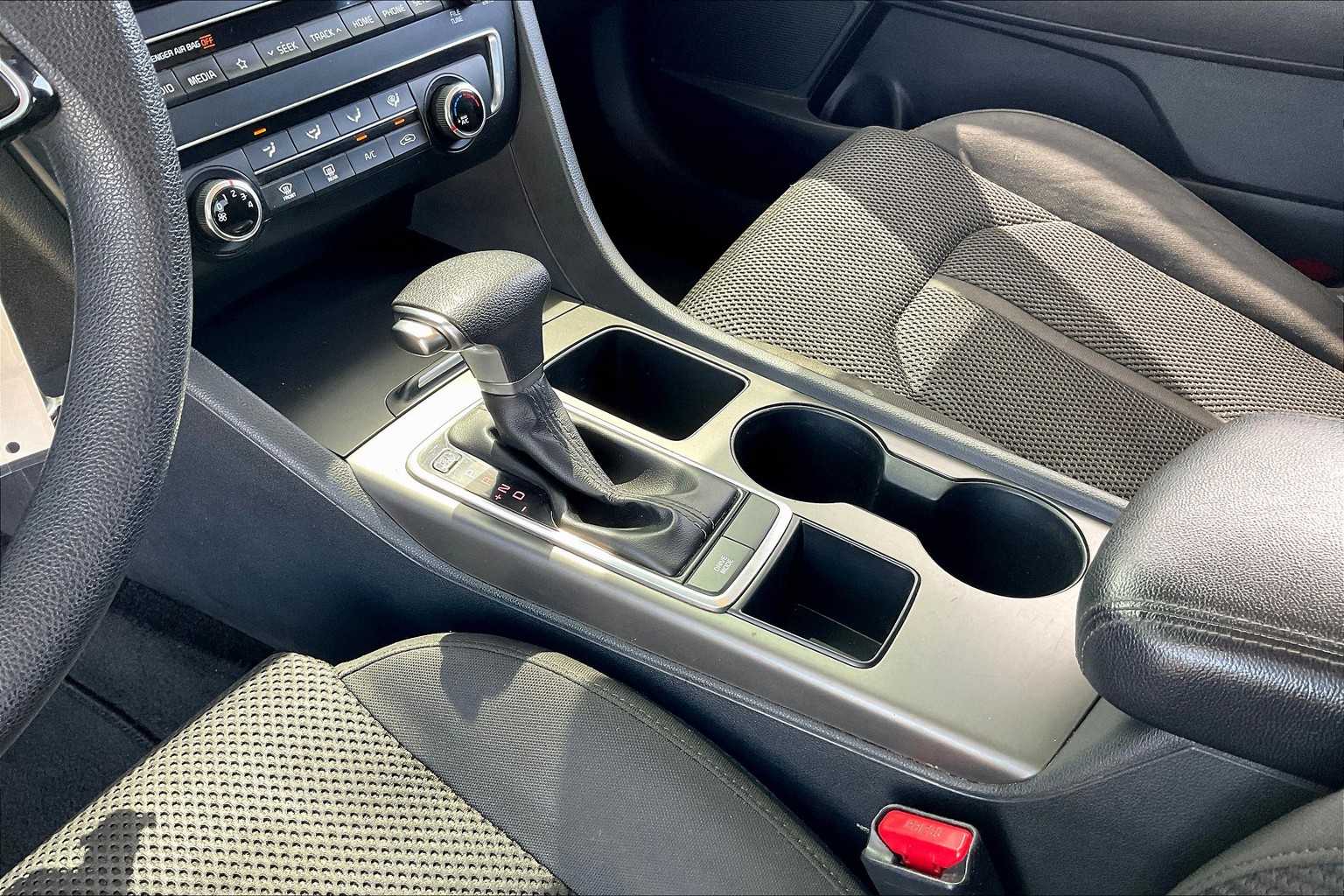 2020 Kia Optima LX photo 15