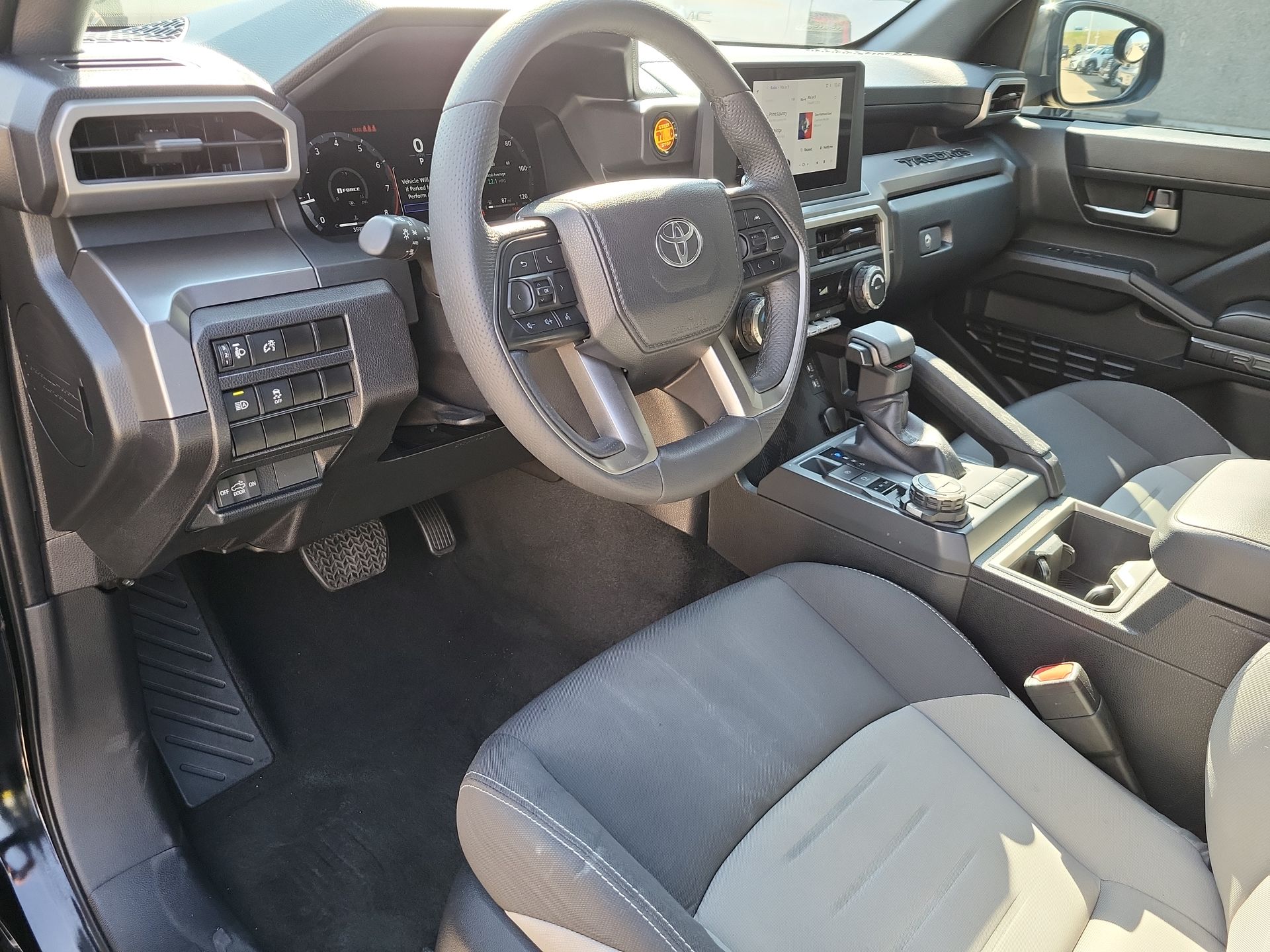 2024 Toyota Tacoma SR5 photo 9