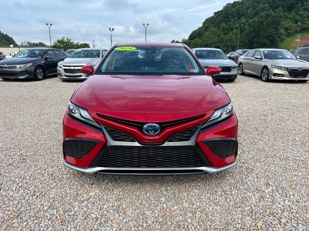 2024 Toyota Camry Hybrid XSE photo 2