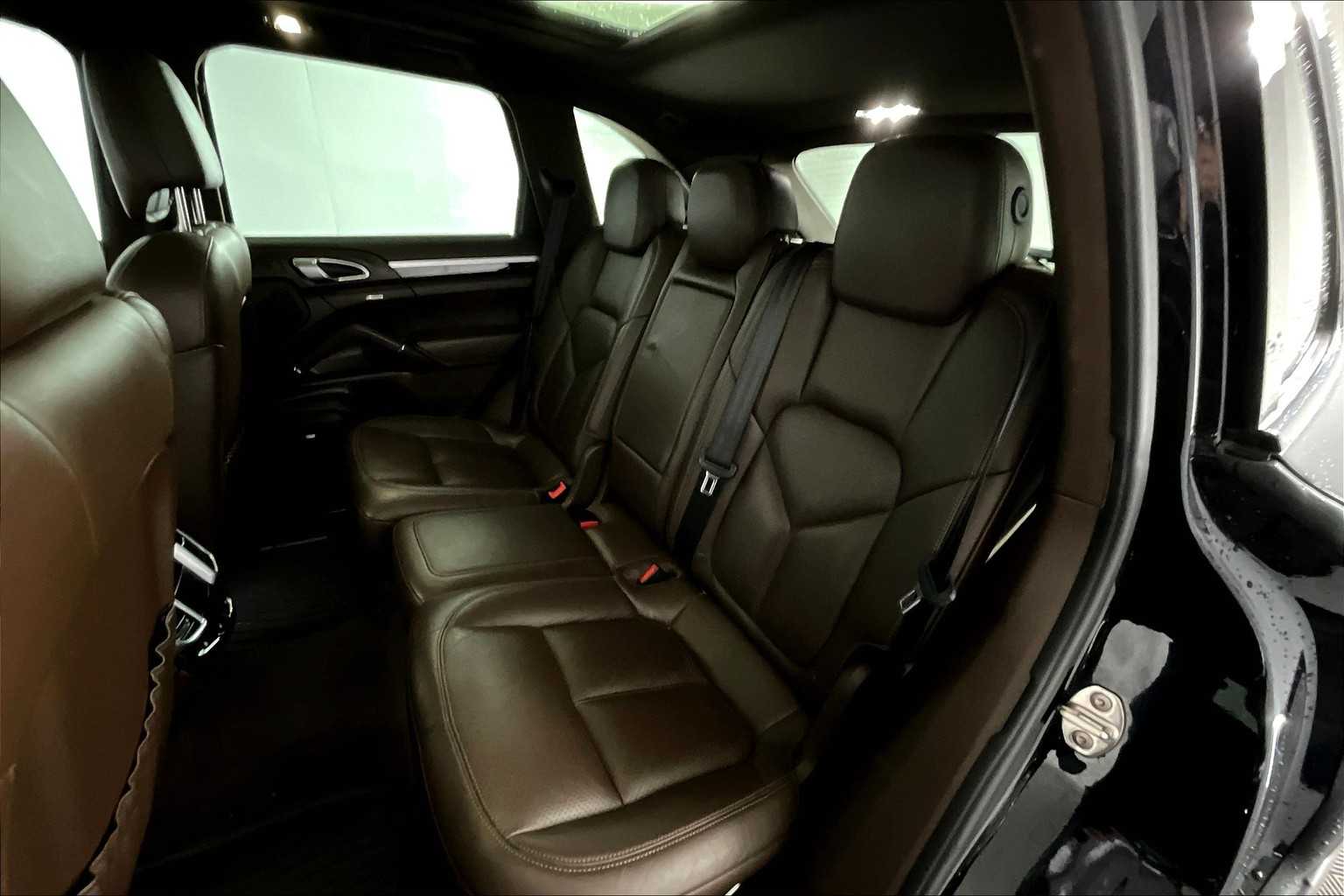 2016 Porsche Cayenne S E-Hybrid photo 18