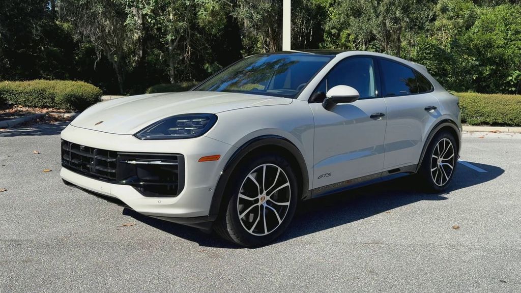 2025 Porsche Cayenne Coupe GTS photo 3