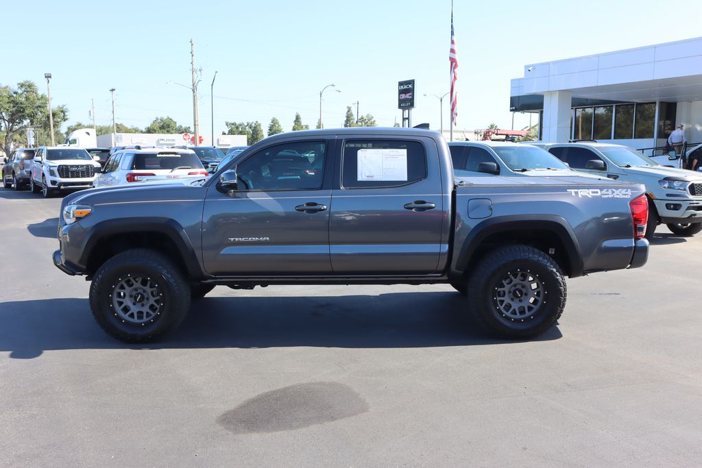 2017 Toyota Tacoma TRD Off-Road photo 4