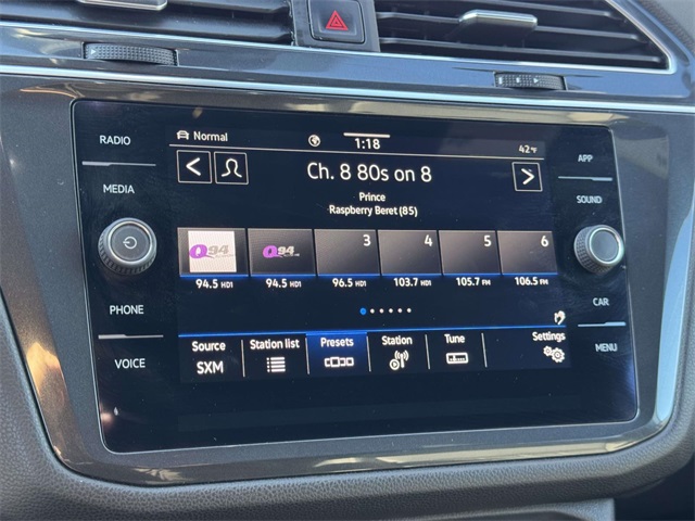 2022 Volkswagen Tiguan SE R-Line Black photo 2