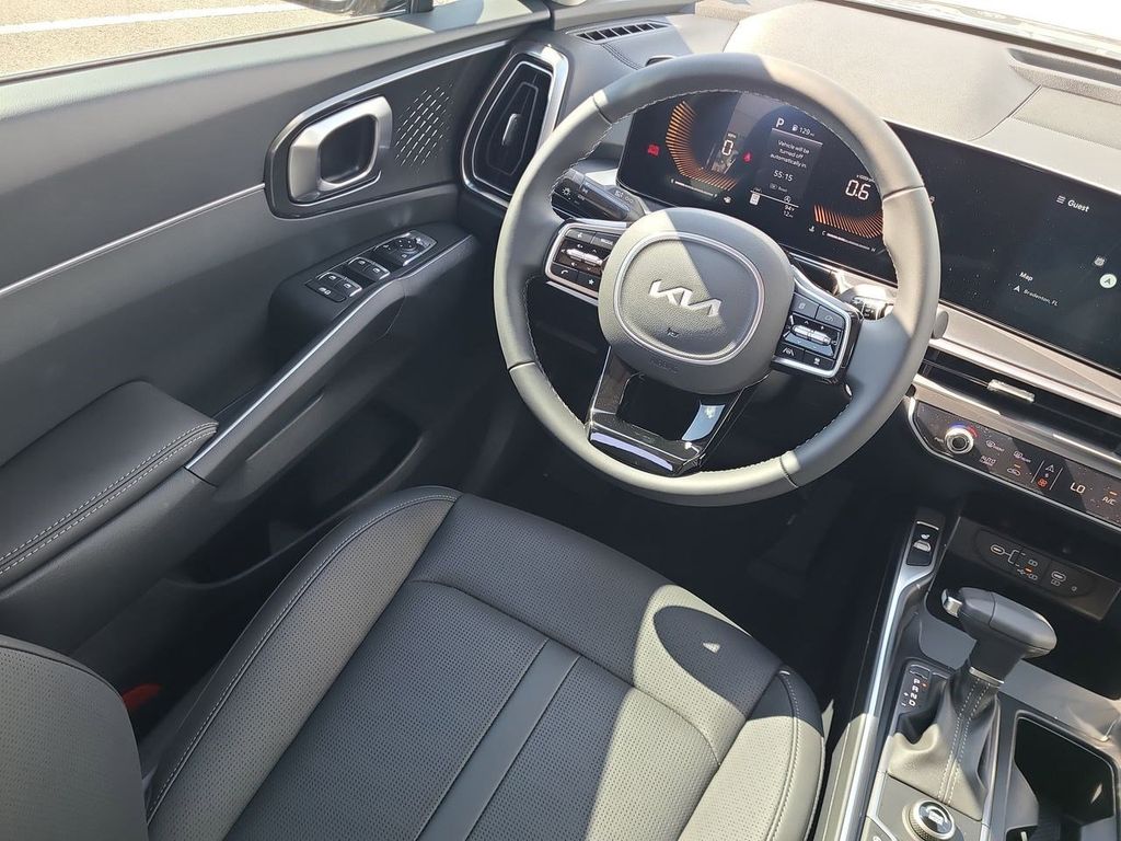 2025 Kia Sorento S photo 16