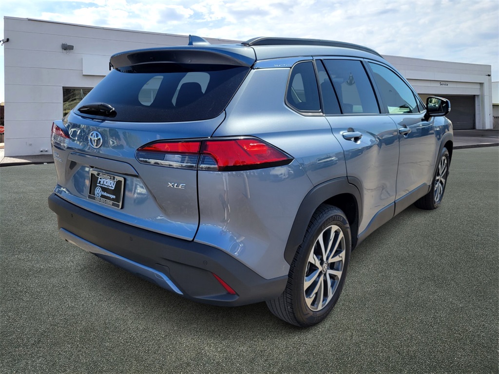 2023 Toyota Corolla Cross XLE photo 4