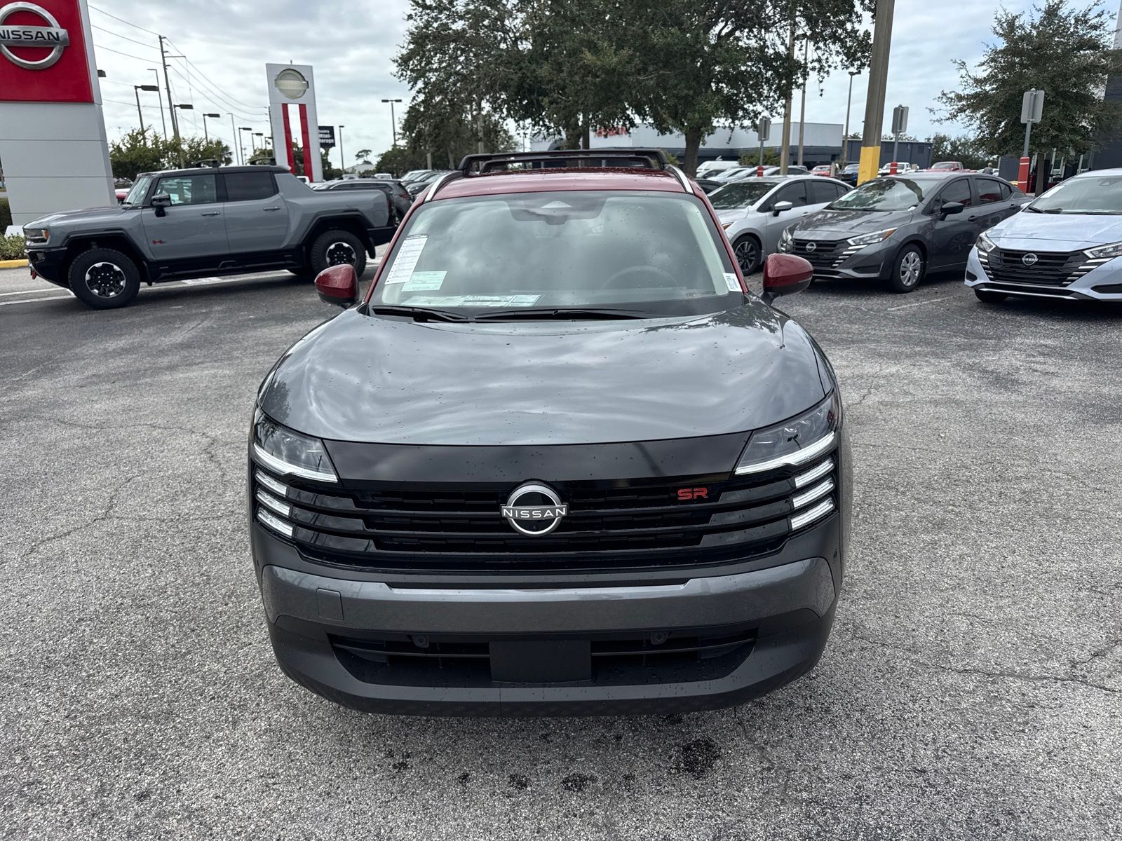 2026 Nissan Kicks SR photo 2