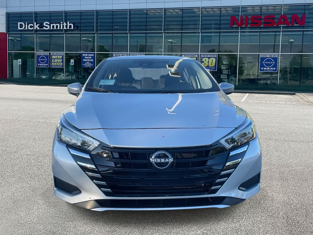 2025 Nissan Versa 1.6 SV photo 2