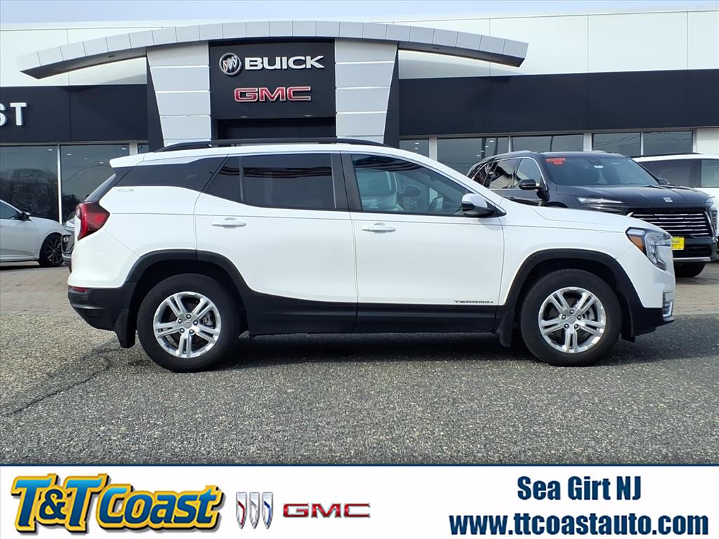 2022 GMC Terrain SLE's photo