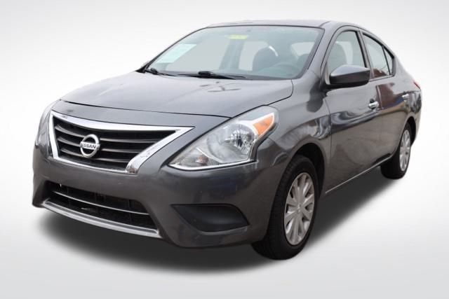 2019 Nissan Versa 1.6 SV photo 3