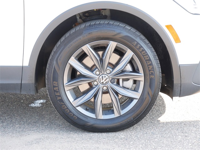 2022 Volkswagen Tiguan SE photo 9