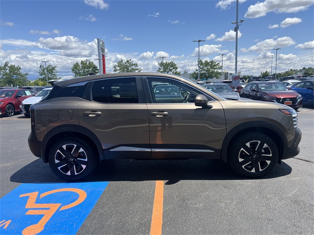 2025 Nissan Kicks SV photo 2