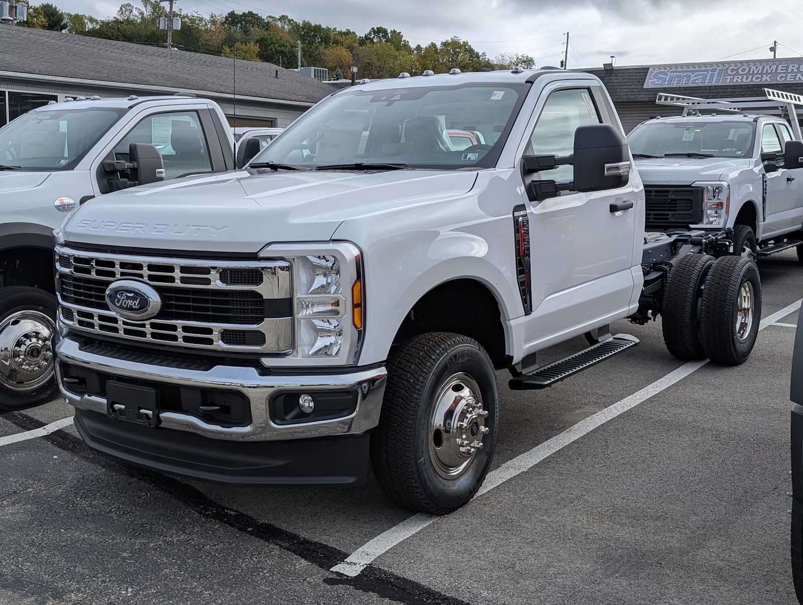 2026 Ford F-350 Super Duty Chassis Cab XL's photo