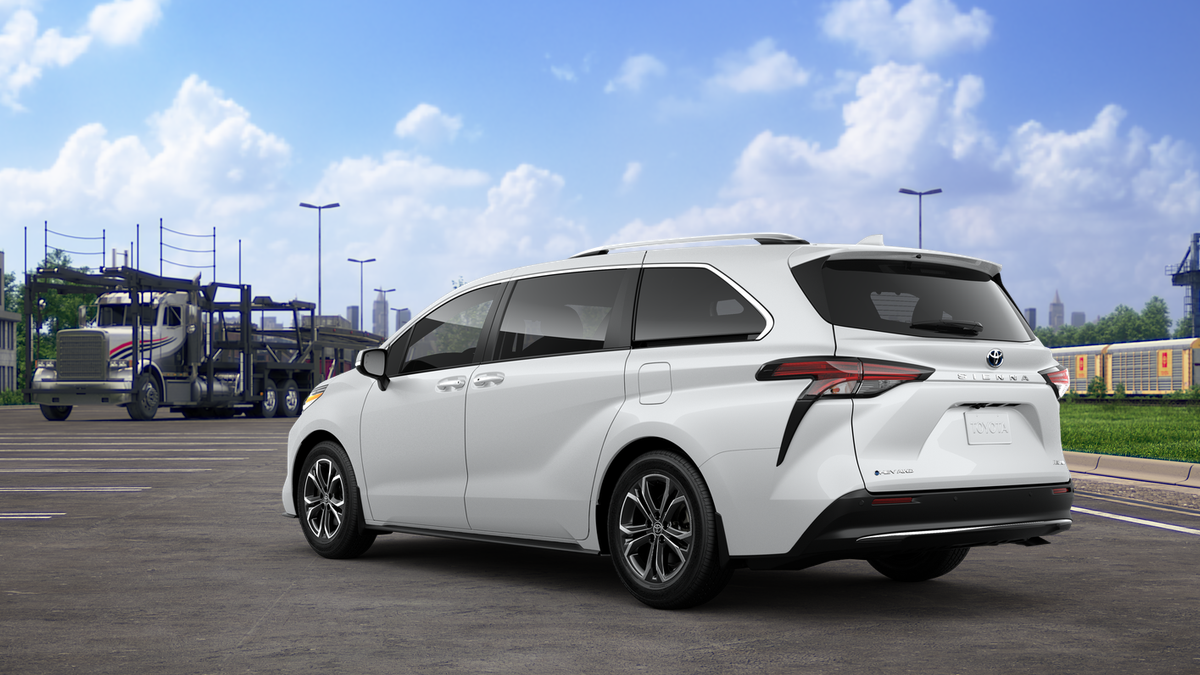 2025 Toyota Sienna Platinum photo 6
