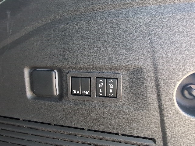 2024 Chevrolet Suburban Premier photo 48