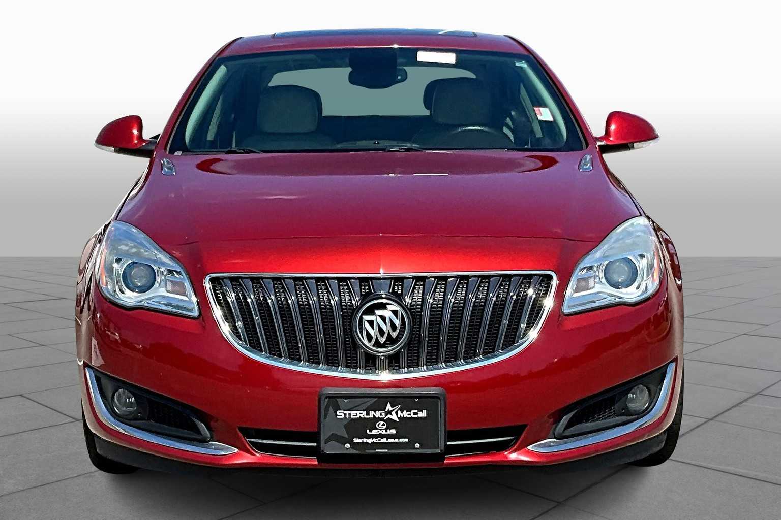 2015 Buick Regal photo 3