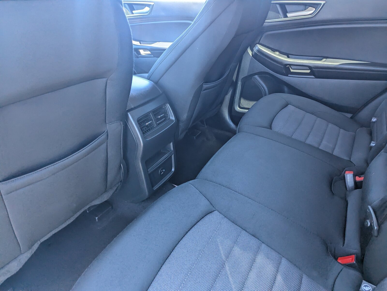 2022 Ford Edge SE photo 11