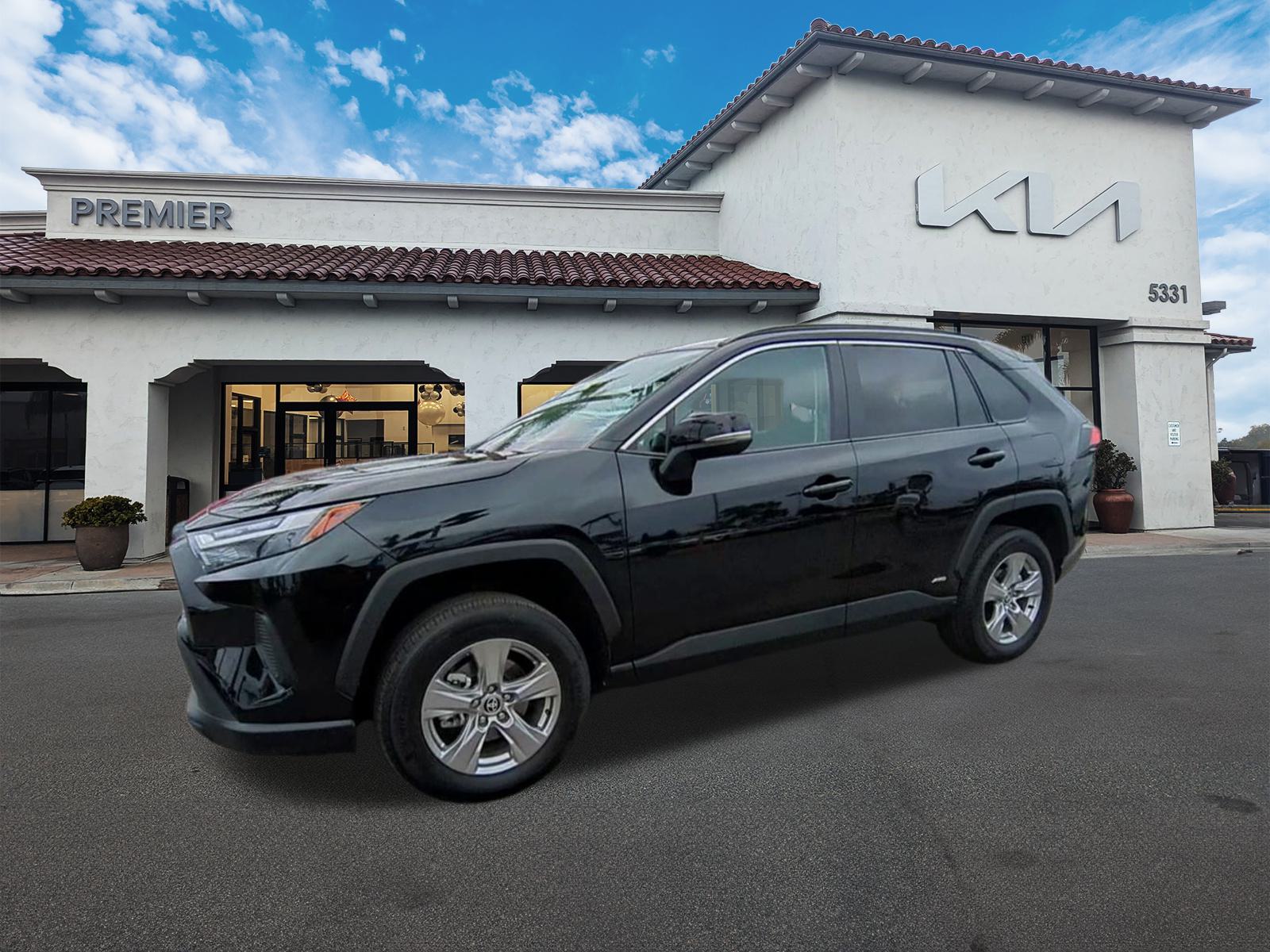 2024 Toyota RAV4 Hybrid XLE photo 2