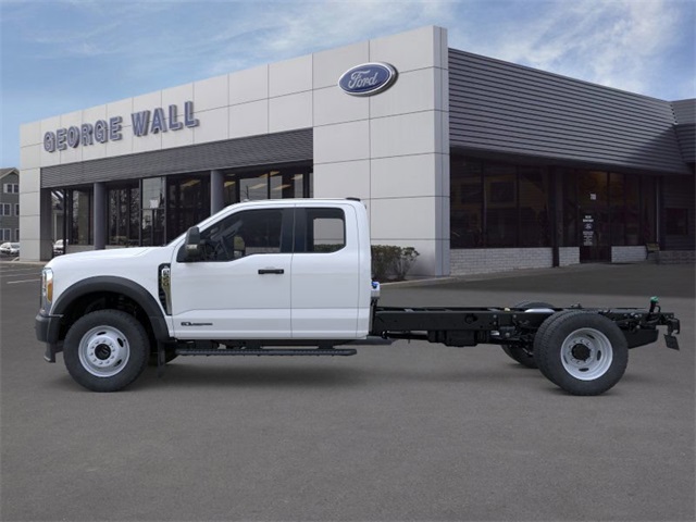 2026 Ford F-550 photo 3