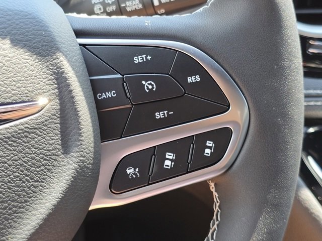 2026 Chrysler Pacifica photo 11