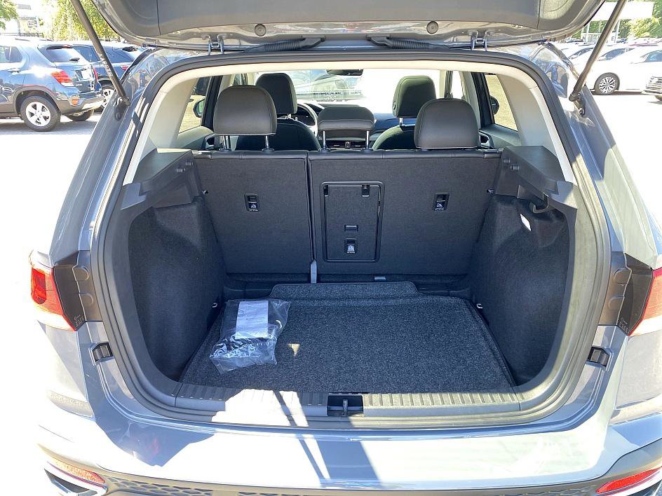 2024 Volkswagen Taos SE photo 17