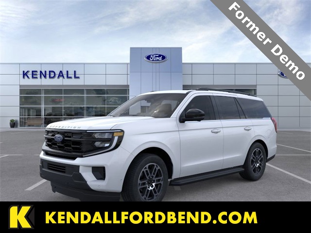 2025 Ford Expedition Active's photo