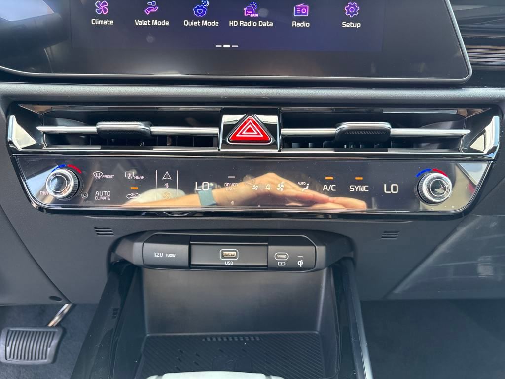 2025 Kia Niro EX photo 18