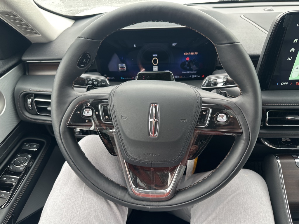 2025 Lincoln Aviator Reserve photo 36
