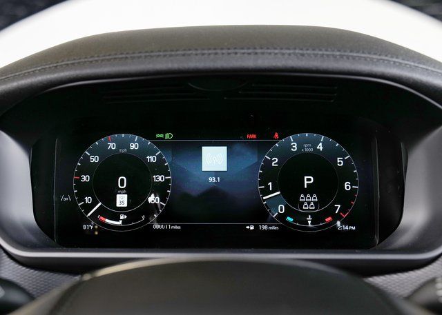 2025 Land Rover Discovery SE photo 16