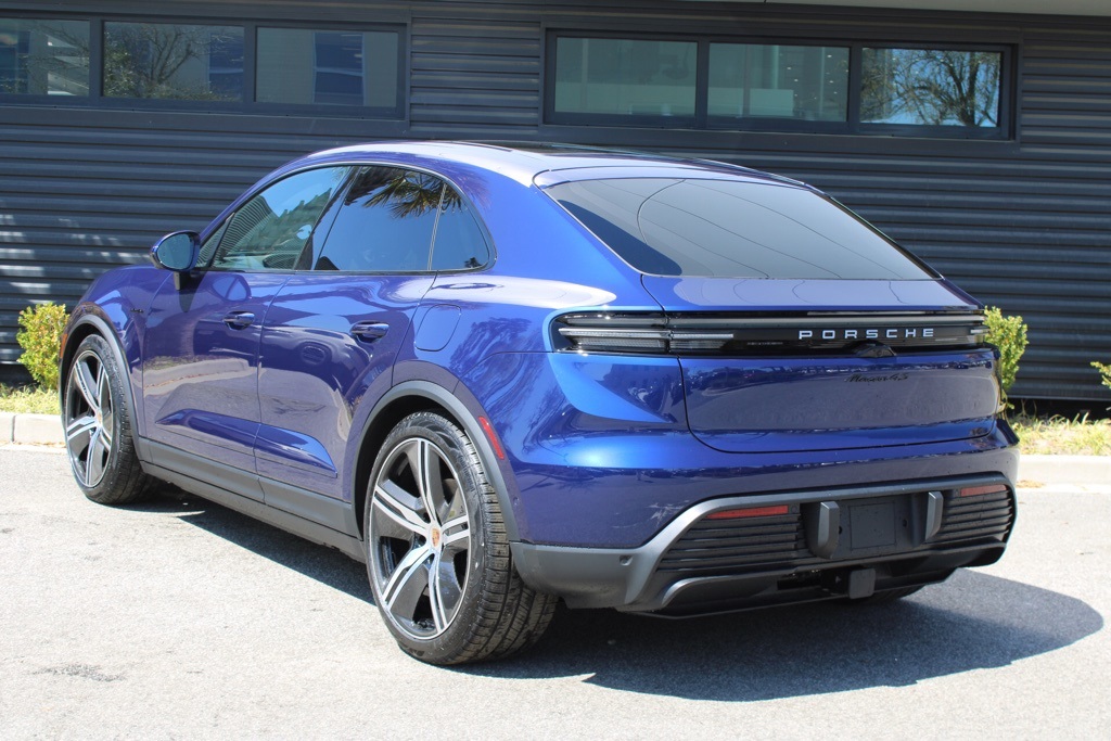 2025 Porsche Macan Electric photo 7