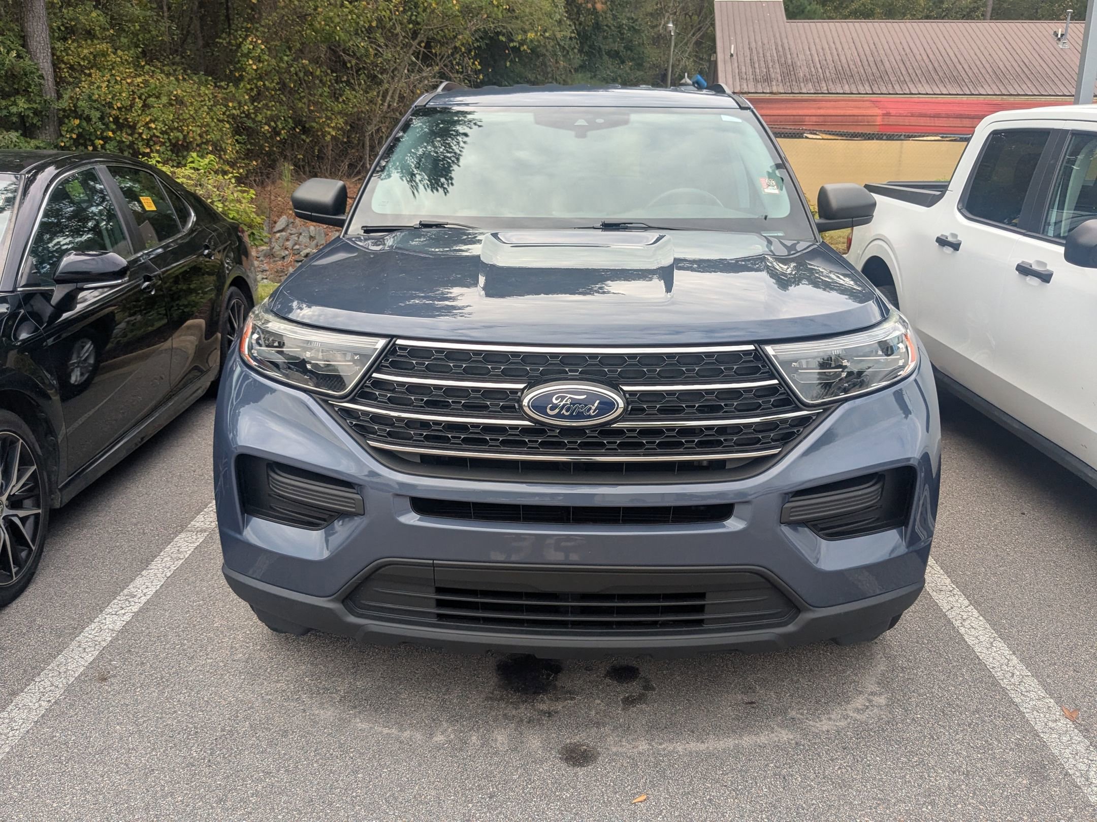 2021 Ford Explorer XLT photo 2