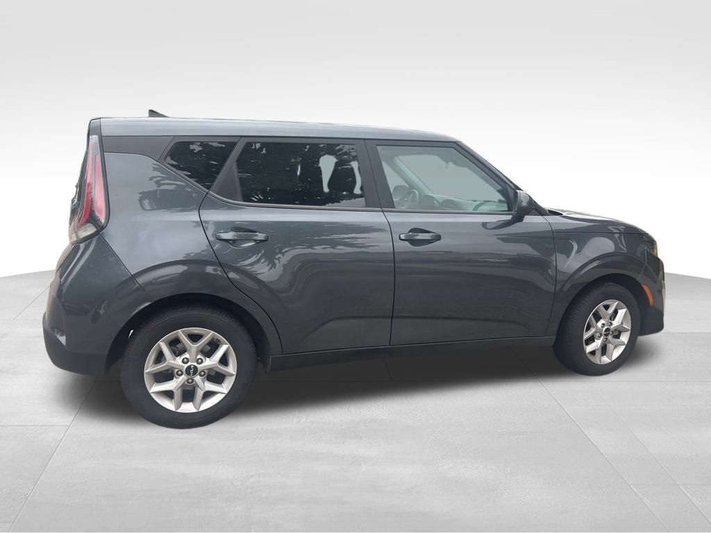 2023 Kia Soul LX photo 14
