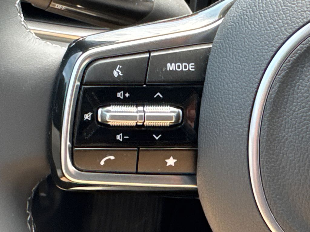 2025 Kia Sorento S photo 23