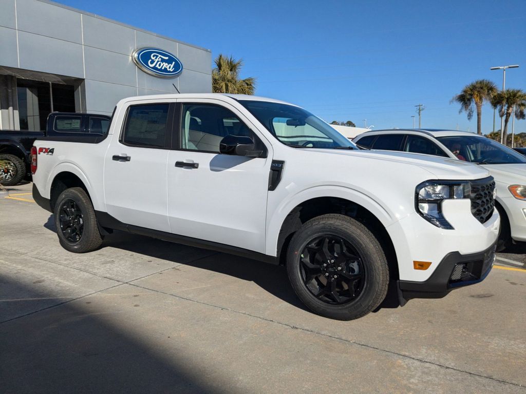 2025 Ford Maverick XLT photo 2