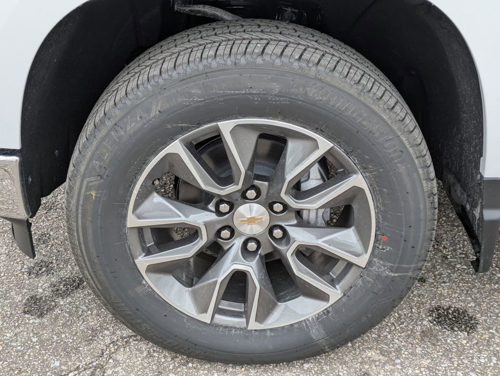2025 Chevrolet Silverado 1500 LT photo 9