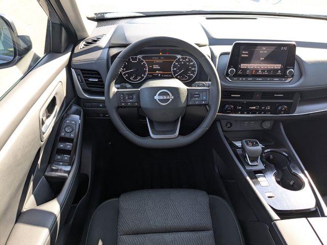 2026 Nissan Rogue SV photo 13