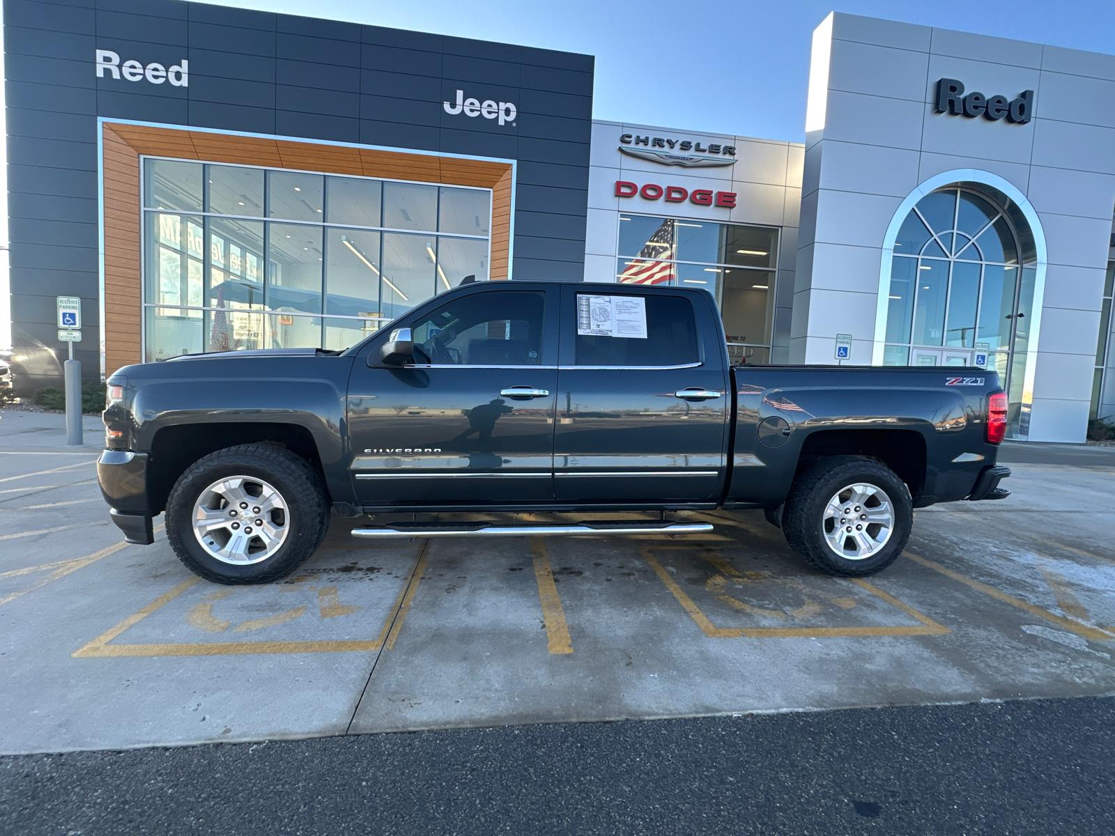 Used 2017 Chevrolet Silverado 1500 LT Z71 with VIN 3GCUKREH5HG154113 for sale in Kansas City