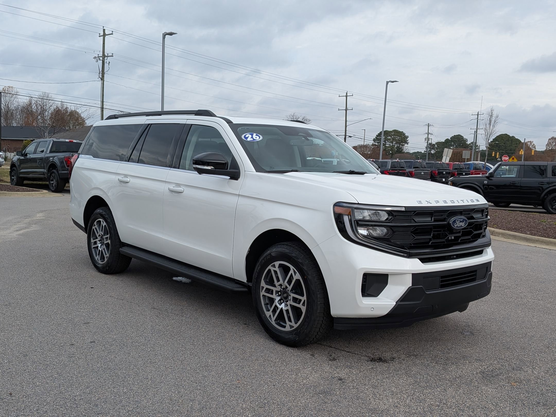 2025 Ford Expedition MAX photo 3