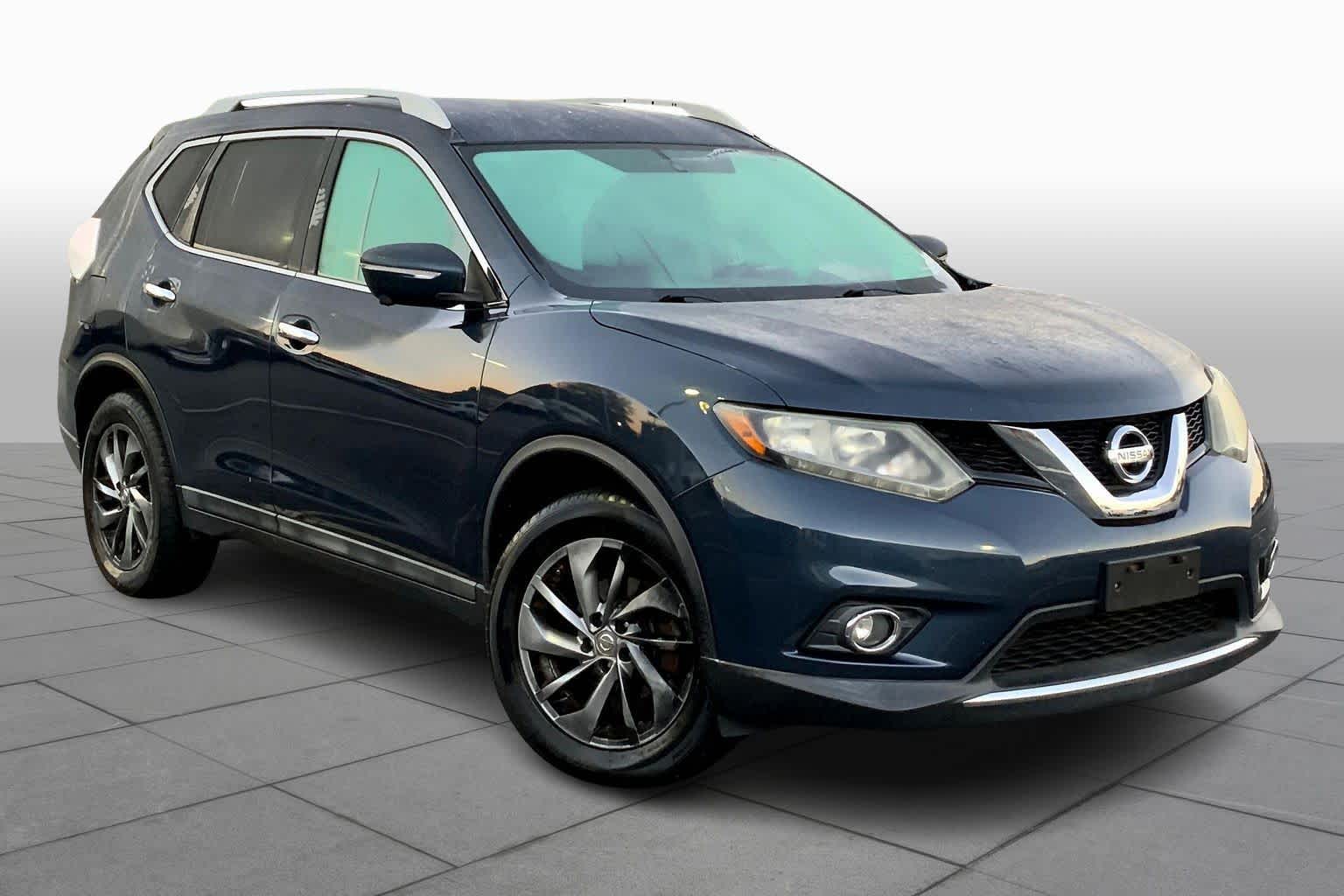 2015 Nissan Rogue SL photo 2