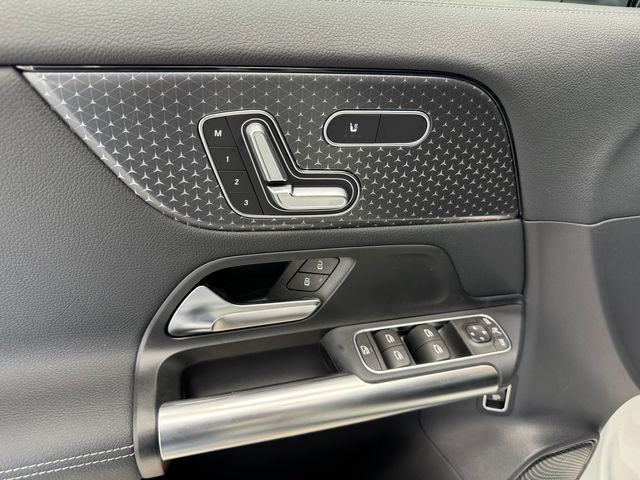 2026 Mercedes Benz GLA 250 photo 33