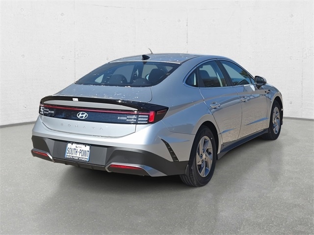 2026 Hyundai Sonata SE photo 3