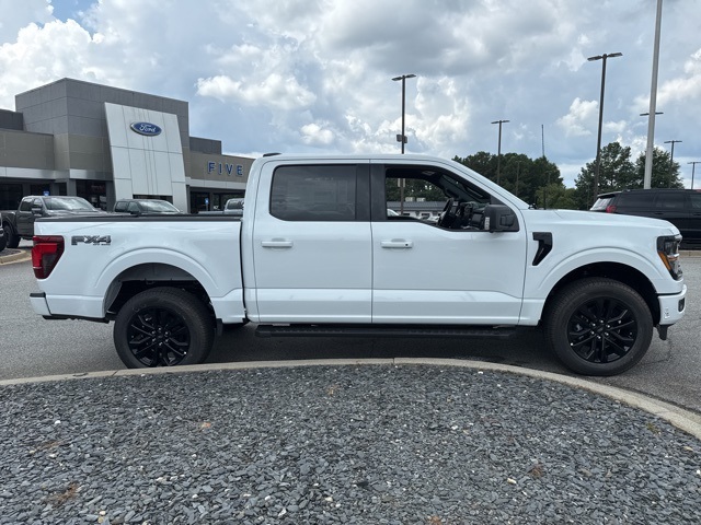 2025 Ford F-150 XLT photo 13