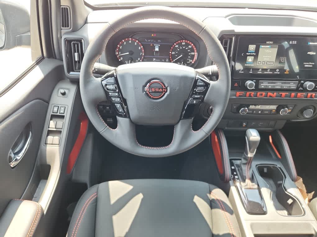 2025 Nissan Frontier Crew Cab PRO-4X photo 8
