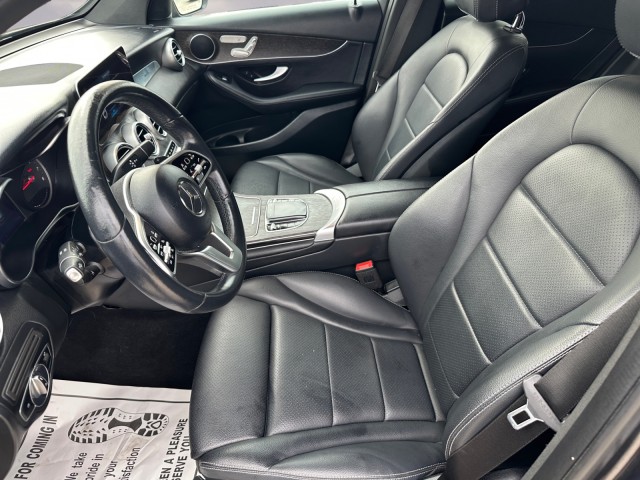 2022 Mercedes Benz GLC 300 photo 9