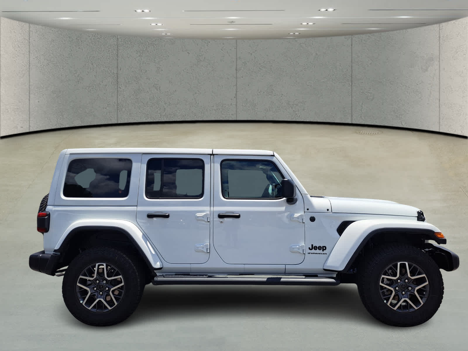 2025 Jeep Wrangler Sahara photo 4