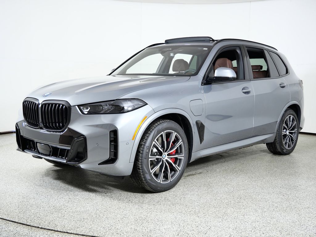 2026 BMW X5 50e's photo