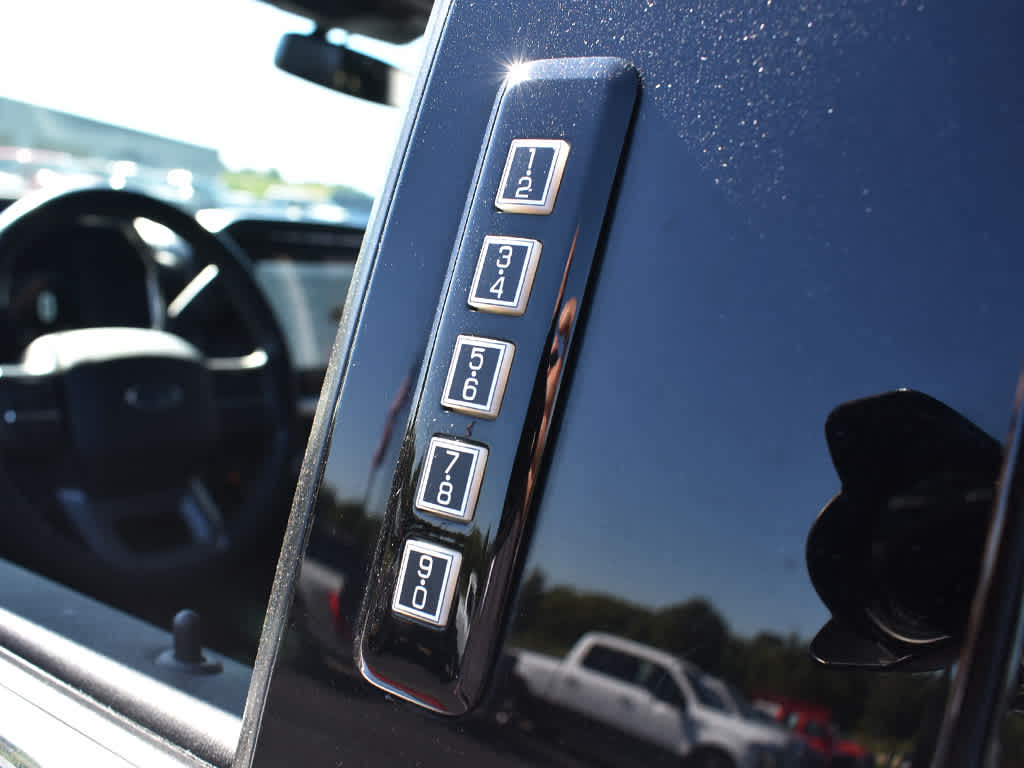 2021 Ford F-150 Lariat photo 16