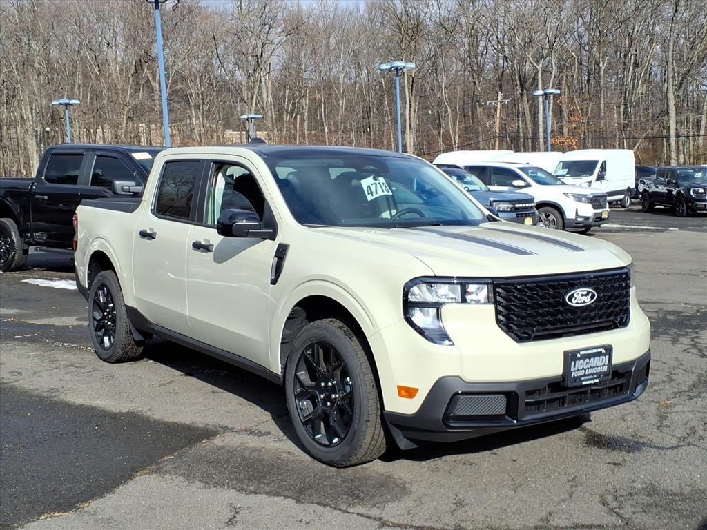 2025 Ford Maverick XLT's photo